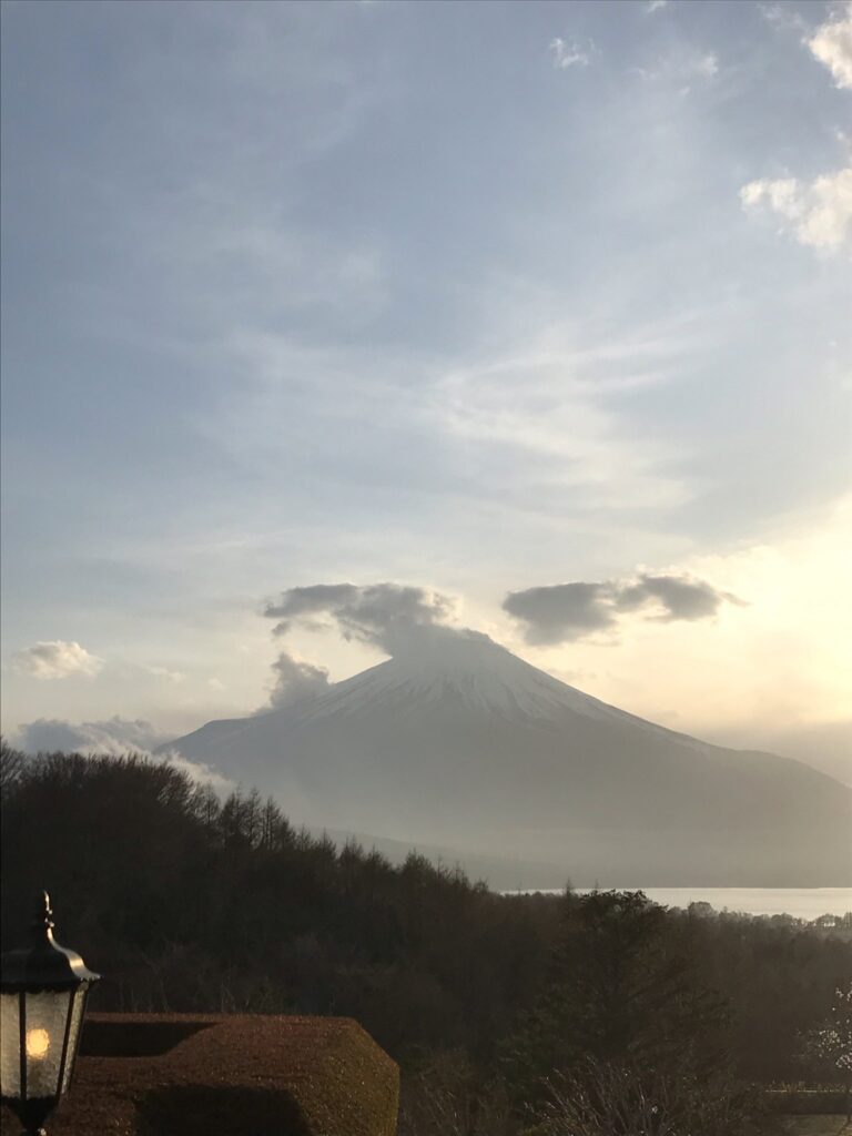 山中湖の職場から見た富士山